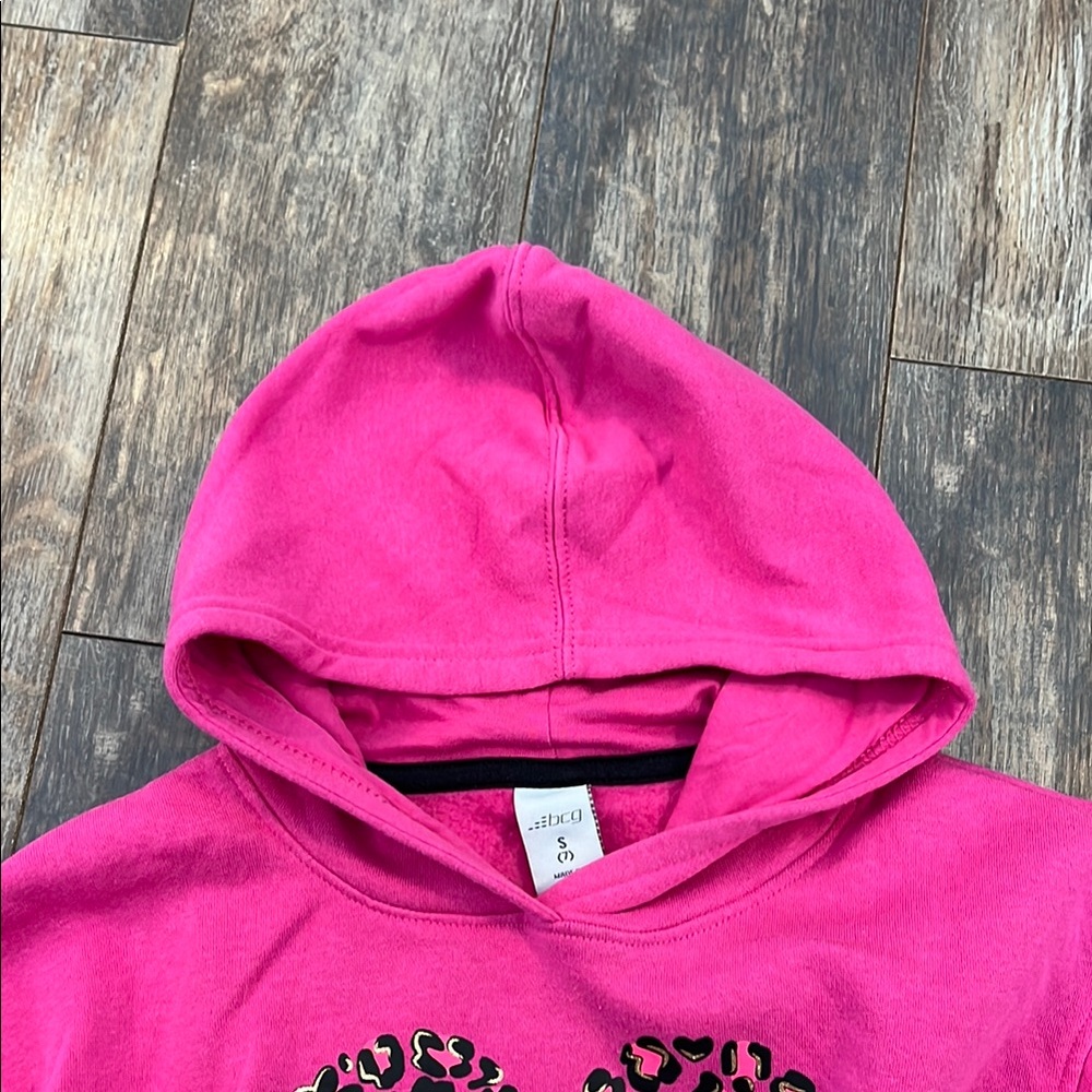 bcg Pink Hoodie with Heart Design and Long Sleeves - Picture 4 of 12